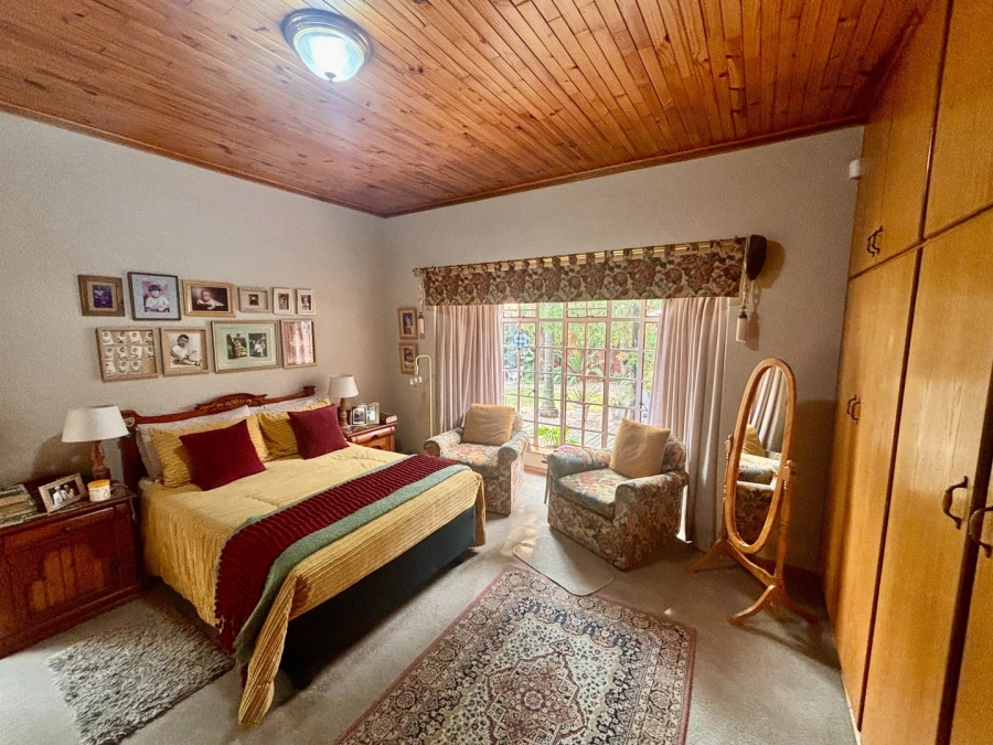 5 Bedroom Property for Sale in Wilkoppies North West